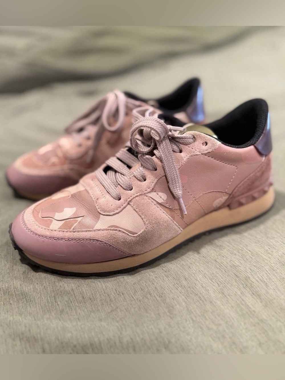 Valentino Garavani Pink Camouflage Runner Sneakers /EU39/ US 8.5
